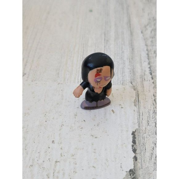 Walking Dead zombie toy figure - Picture 2 of 5